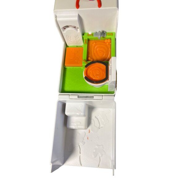 Moose Toys The Ugglys Pet Shop Dirty Dog Van Battery Operated - Picture 8 of 14